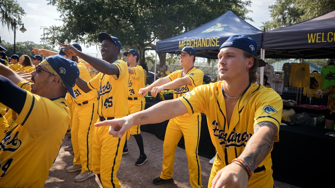 The Savannah Bananas are bringing their circus-like baseball antics to the  Phoenix area next year - Axios Phoenix