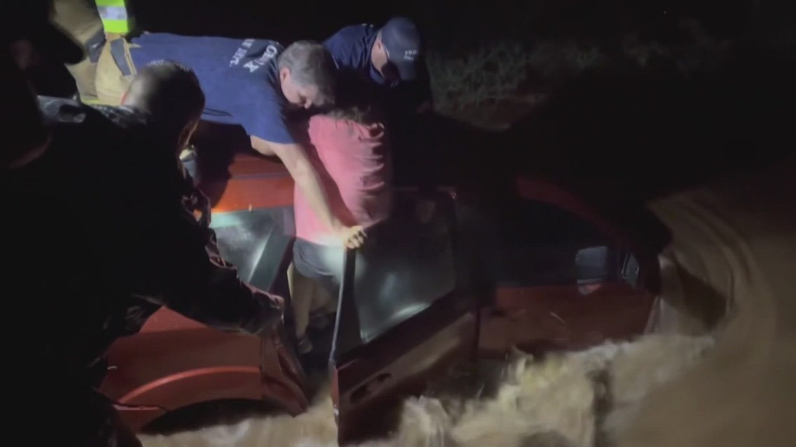 Arizona woman caught floodwaters shares harrowing story - Vimarsana News