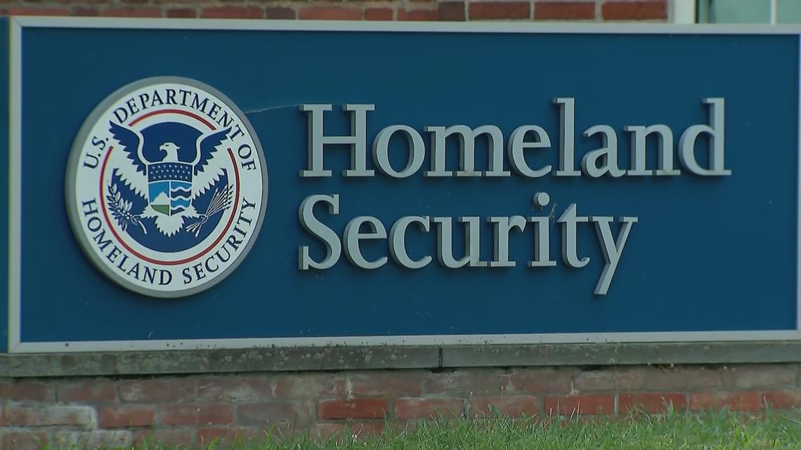 Arizona lawmakers react as DHS is hours away from possible shutdown