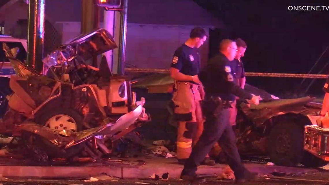 Seorang anak berusia 16 tahun tewas dan tiga lainnya terluka setelah sebuah kendaraan terbelah dua dalam kecelakaan di pusat kota Phoenix.