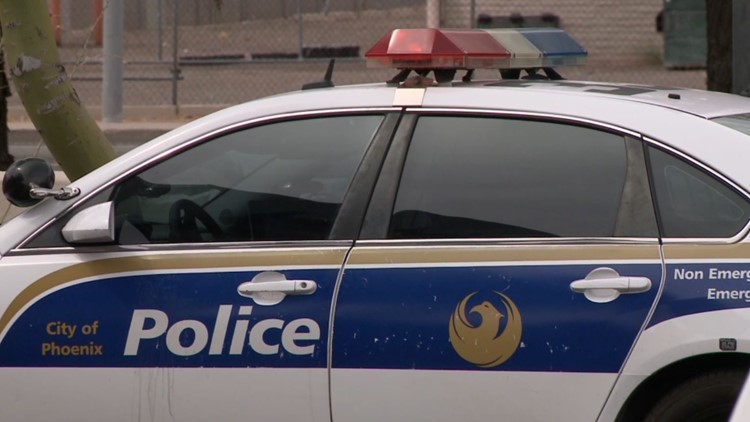 Man breaks into Phoenix police car, steals patrol rifle