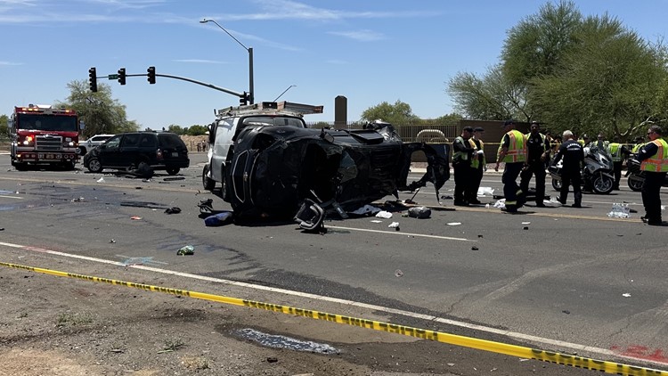 Crash in Glendale leaves 3 kids, 1 adult hurt | 12news.com