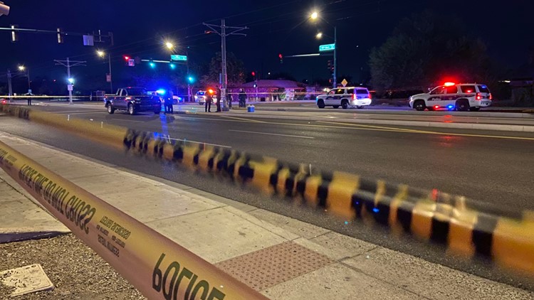 Man shot and killed by Phoenix police after throwing rocks at patrol car and officers