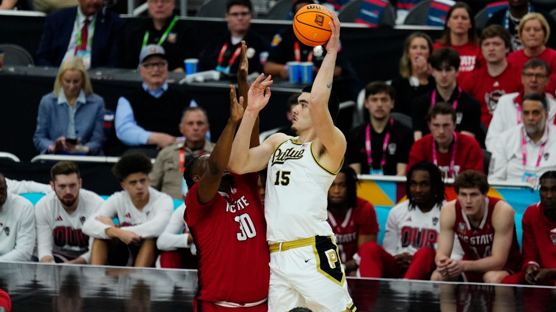 What You Need to Know About Purdue Center Zach Edey
