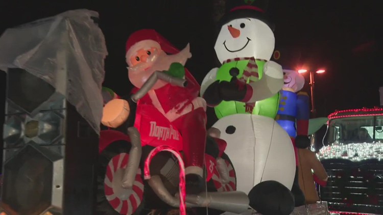 Rain or shine, 35th annual APS Electric Light Parade hits the streets of Phoenix