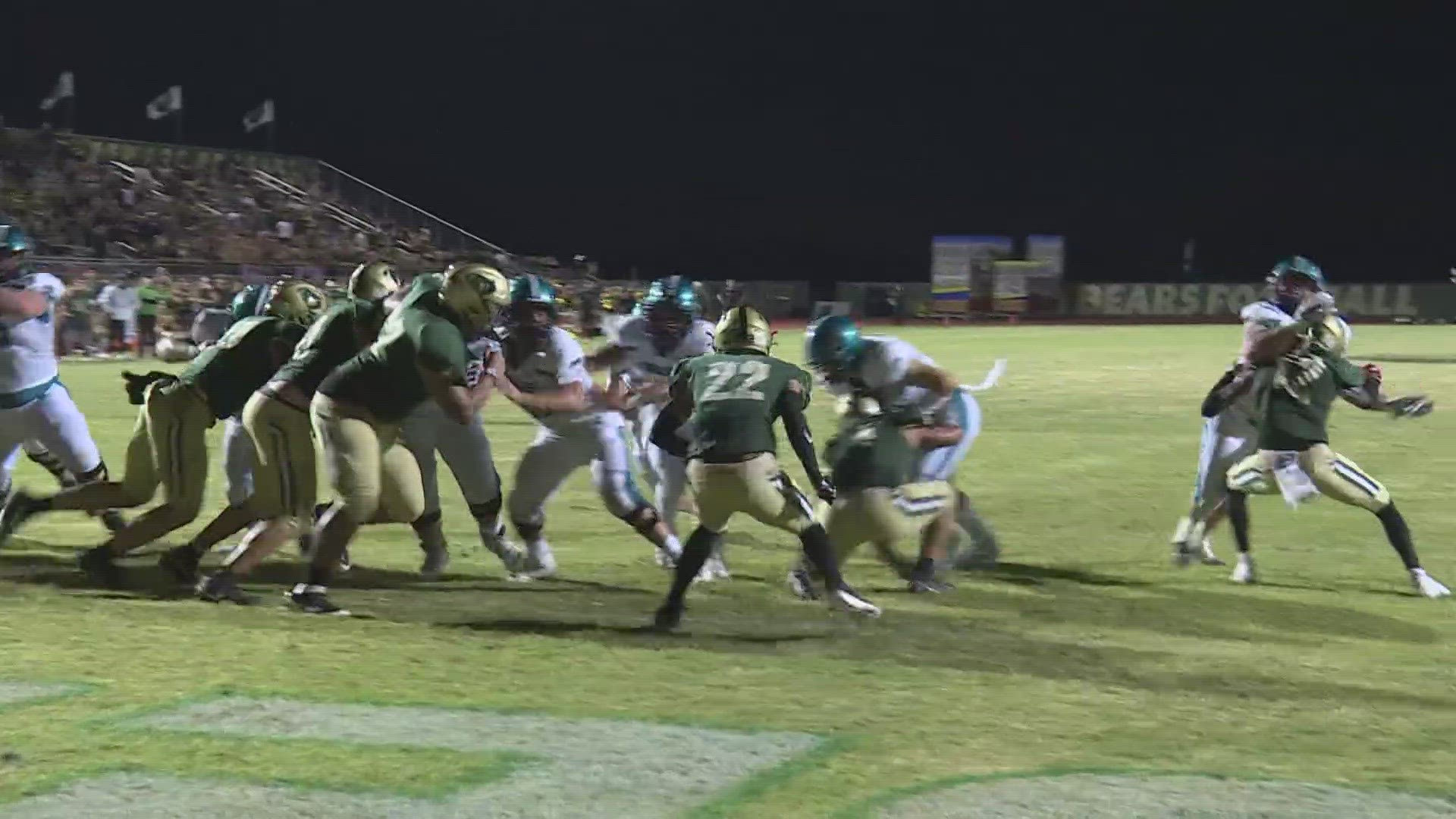 FNF: Highland defeats Basha, 22-21