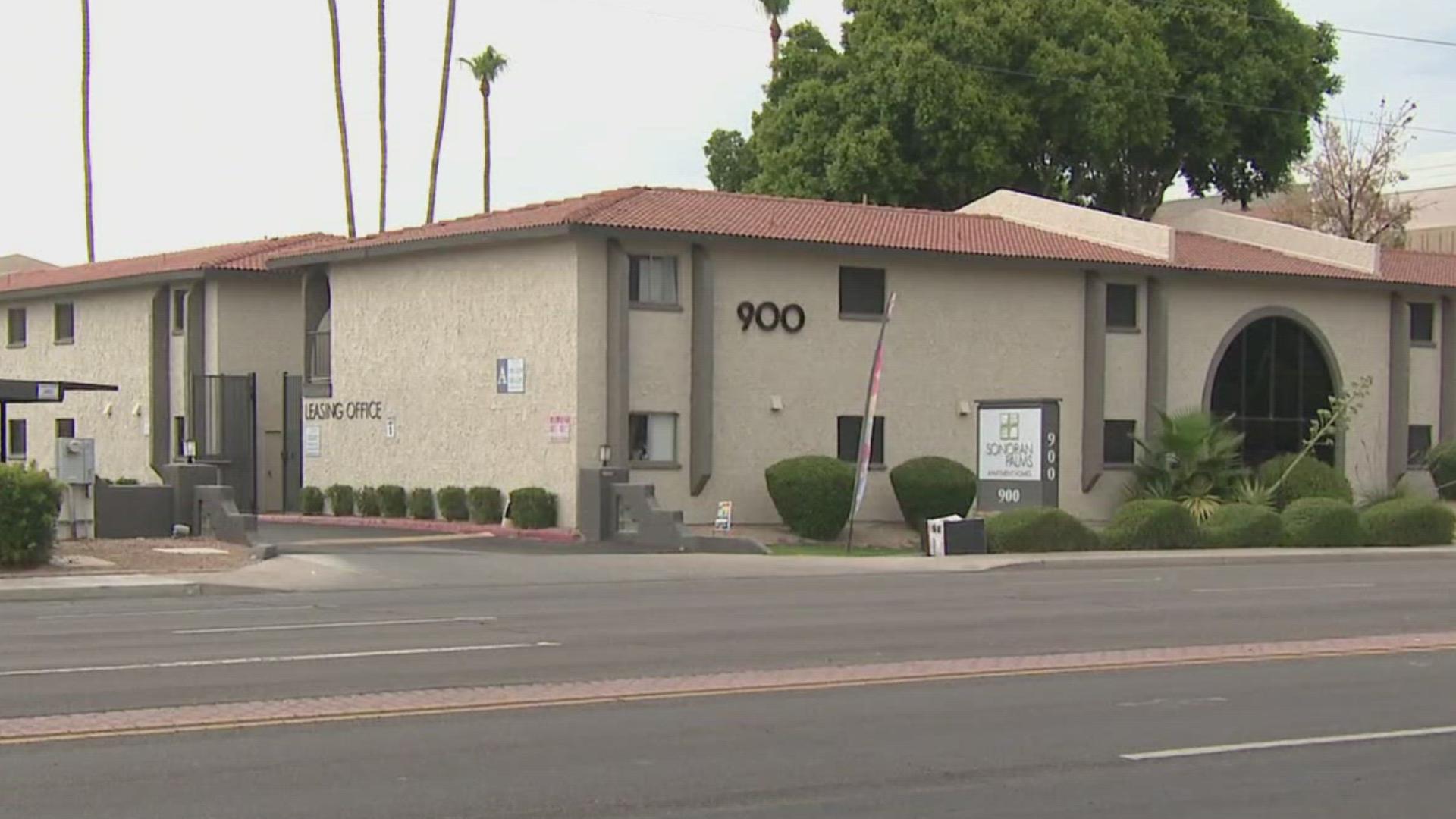 Those living at the Sonoran Palms Apartment complex near Country club and Rio Salado Parkway have dealt with Arizona's record-breaking heat with no AC.