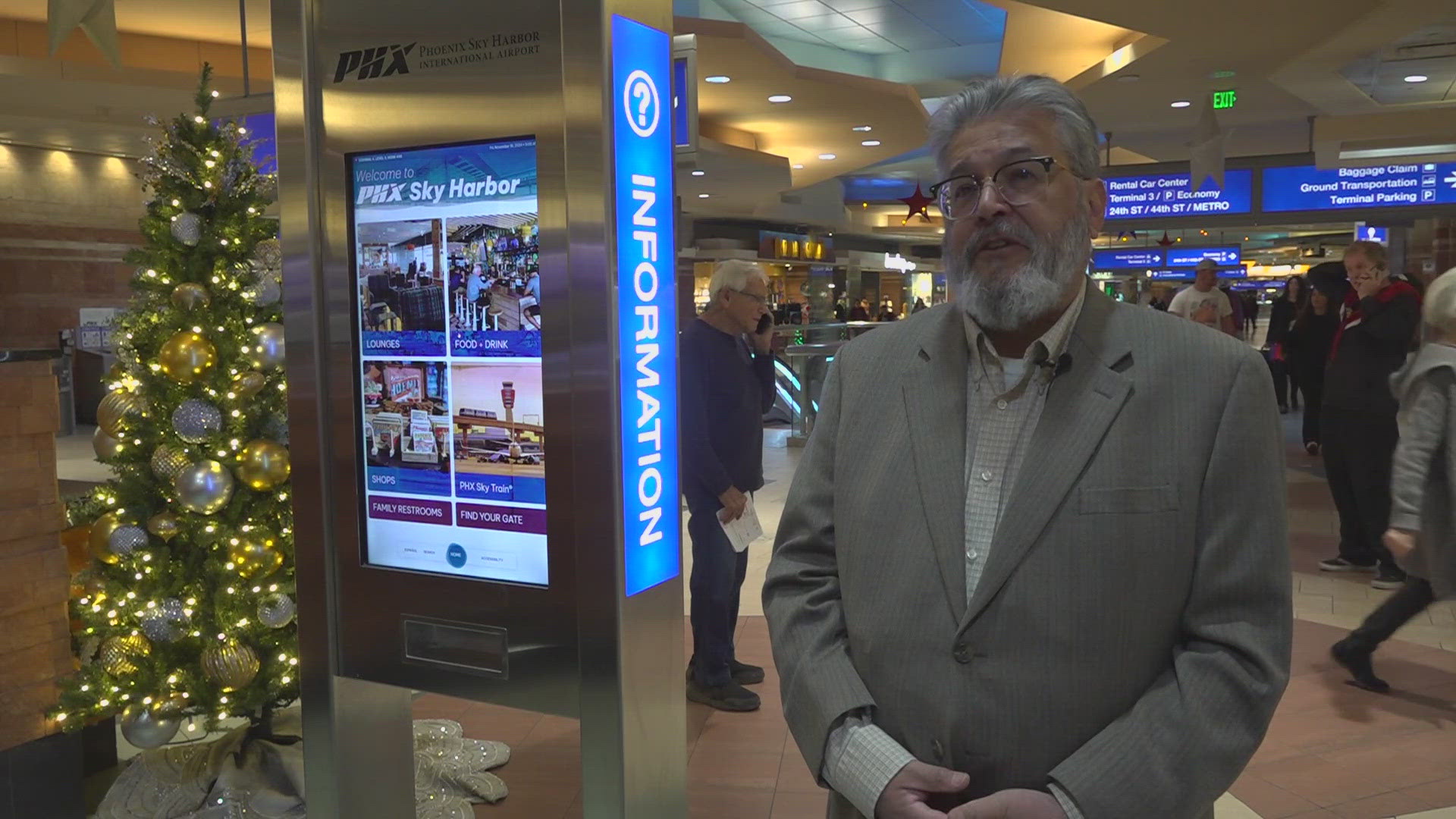 Officials are expecting large crowds at Phoenix Sky Harbor International Airport during the Thanksgiving holiday weekend. Here's what you need to know.