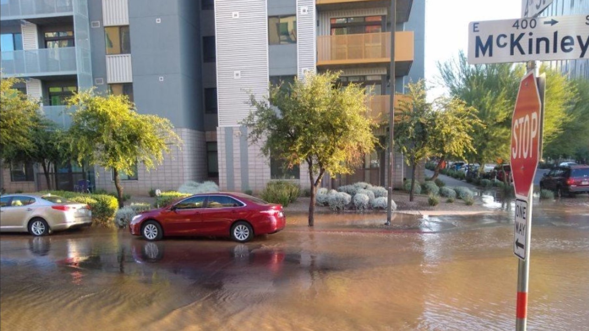 Water flooding onto downtwon Phoenix roadway