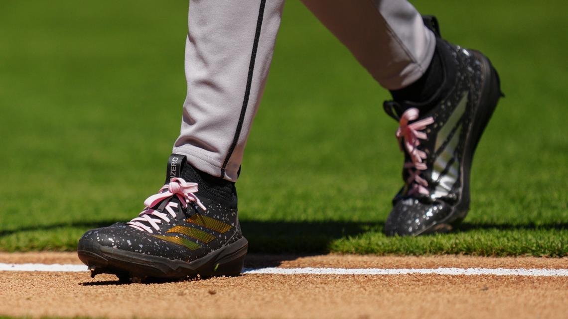 It's a girl! Arizona Diamondbacks pitcher pulls off gender reveal during game