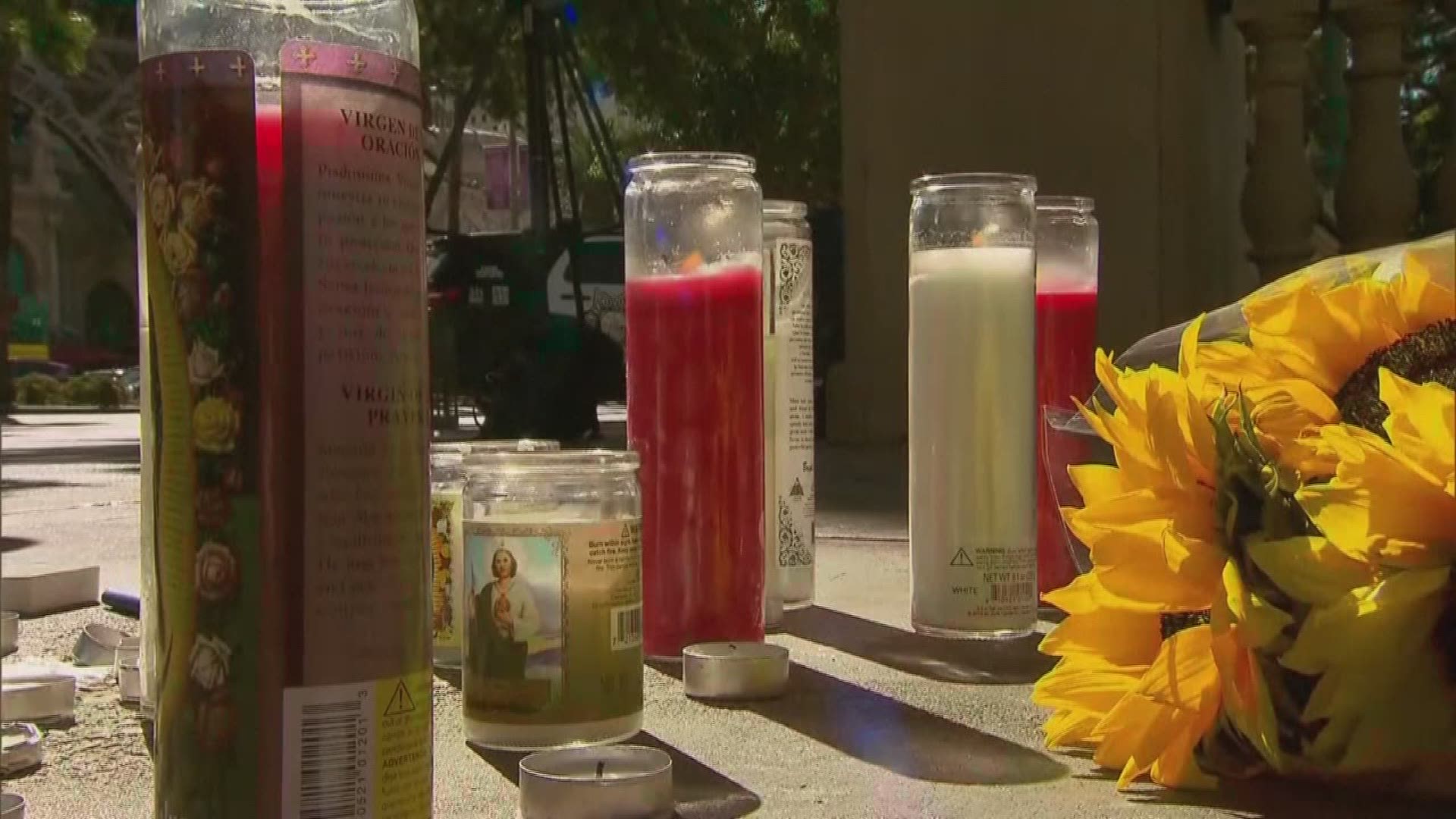 Las Vegas tourists and residents pay tribute to victims