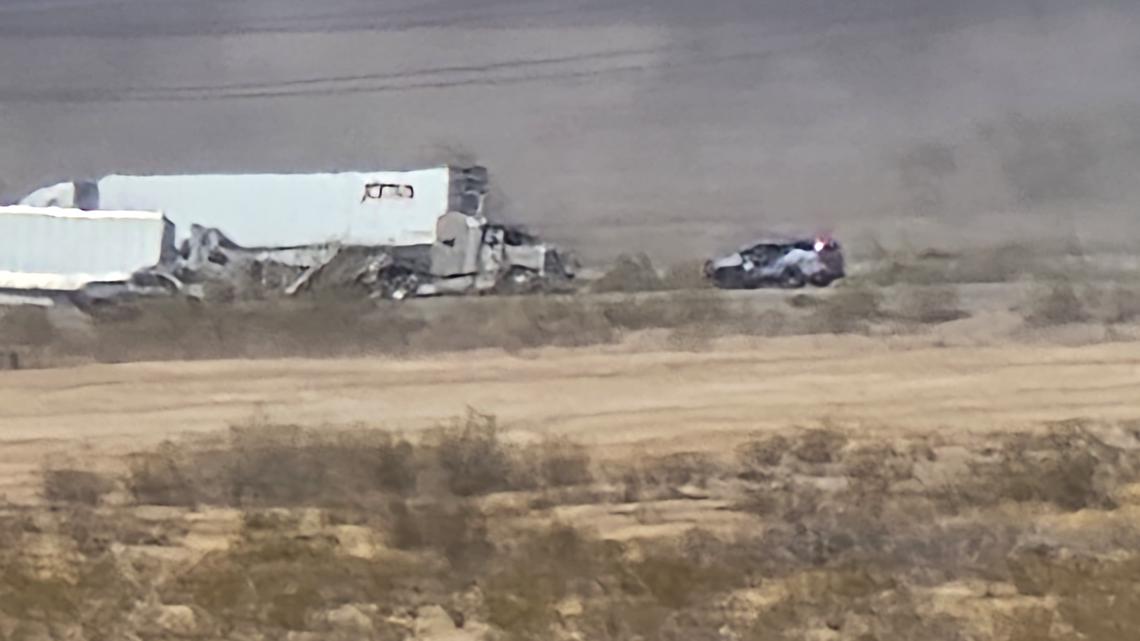 I-10 EB near Tonopah partially closed after 6 killed in crash | 12news.com