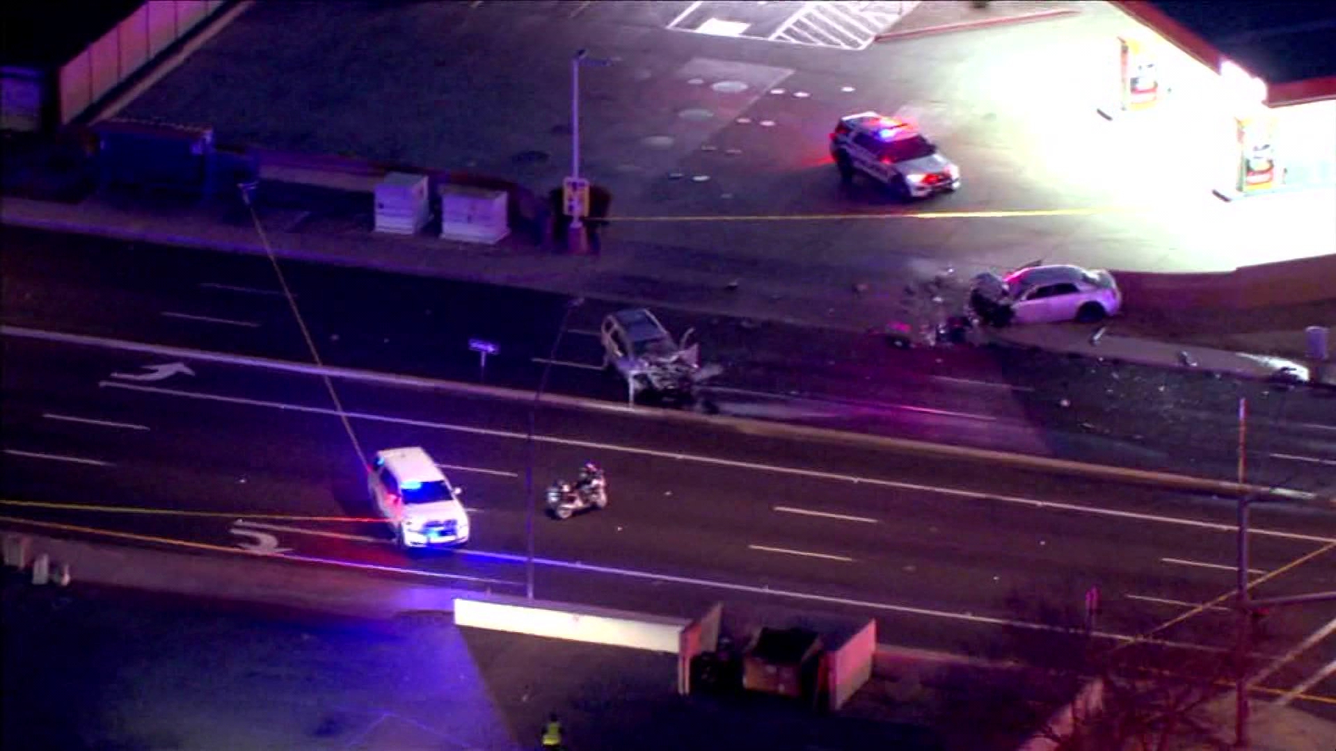 1 dead, 1 seriously hurt after head-on Glendale crash | 12news.com