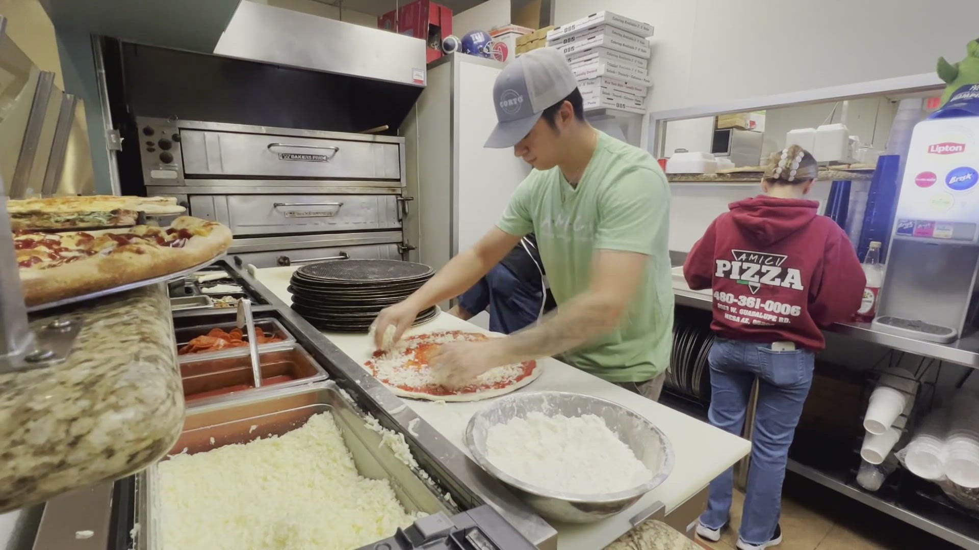 Mesa pizza restaurant hits nationwide fame | 12news.com