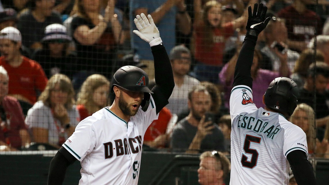 Watch: Brewers' Lorenzo Cain steals homer from Diamondbacks 