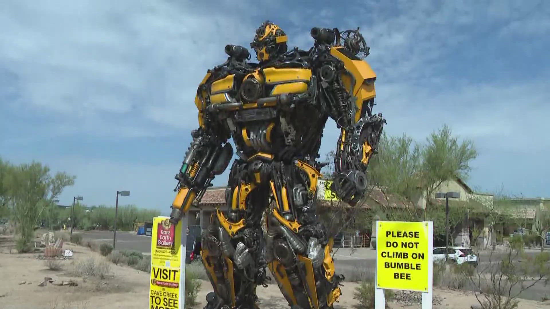 The giant statue caught Valley residents and visitors by surprise but has been a welcome attraction in the town of Cave Creek.