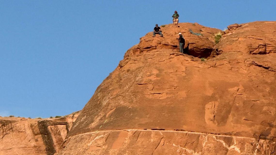 Police: Man rescued after 250-foot drop in northern Arizona