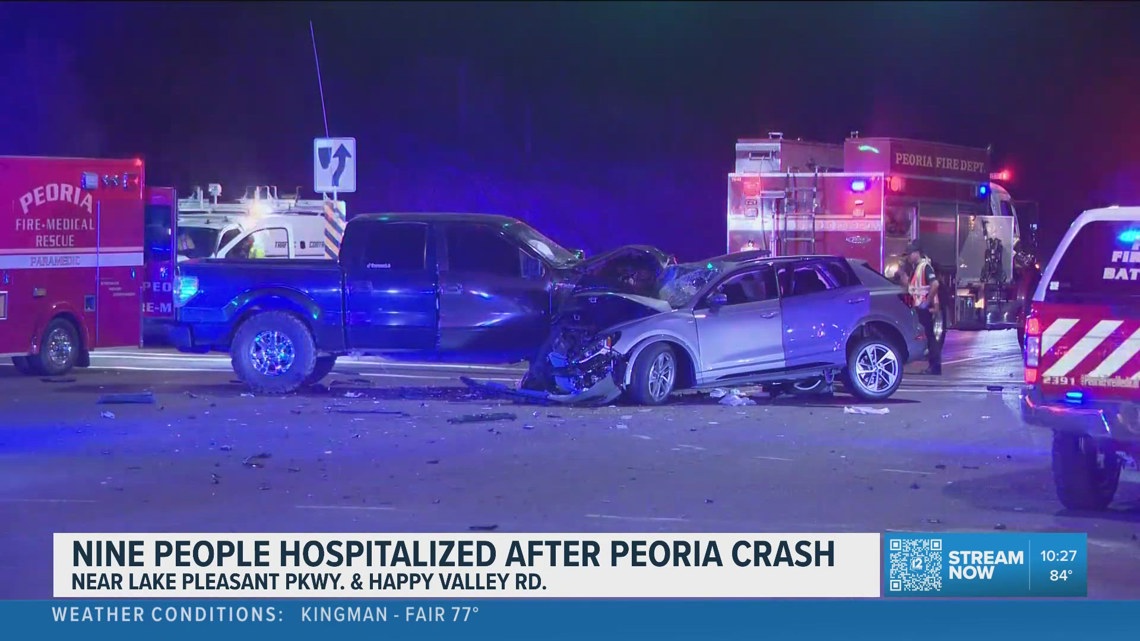 9 people taken to hospital after Peoria car crash