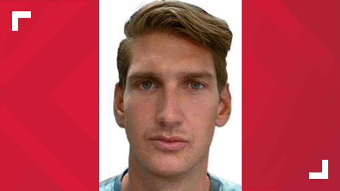 Police seek murder suspect in Arizona who was previously convicted in ...