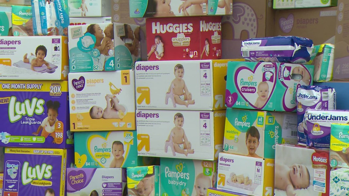 New program in Phoenix gives out free diapers