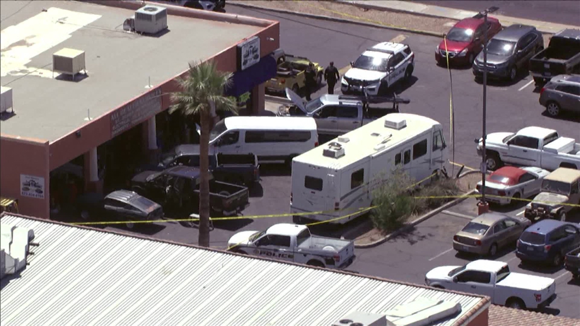 Woman mouthed 'Call 911' to worker at Glendale business before police shooting