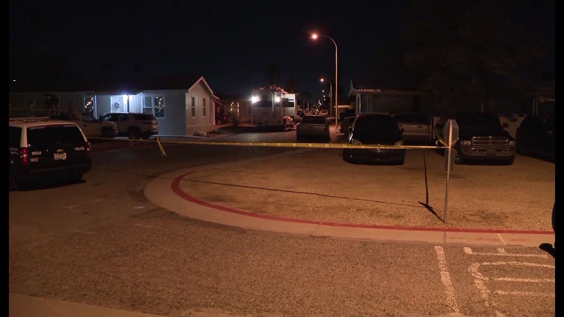 Man with knife fatally shot by Mesa police - Vimarsana News