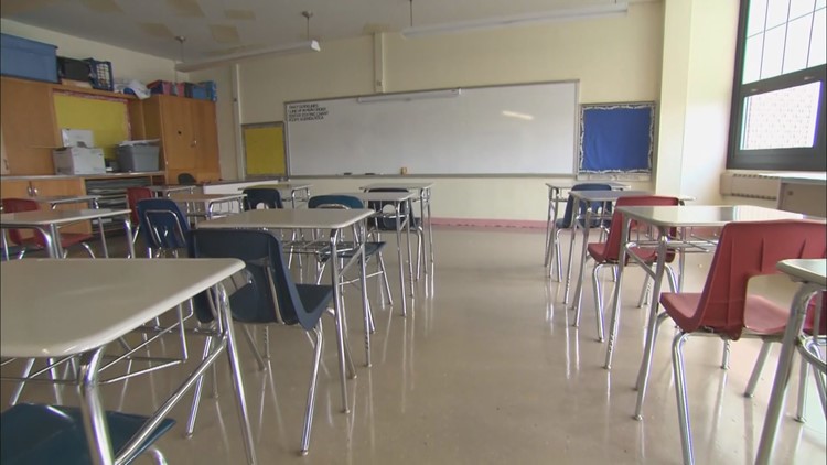 Arizona mom arrested for allegedly assaulting teacher in classroom