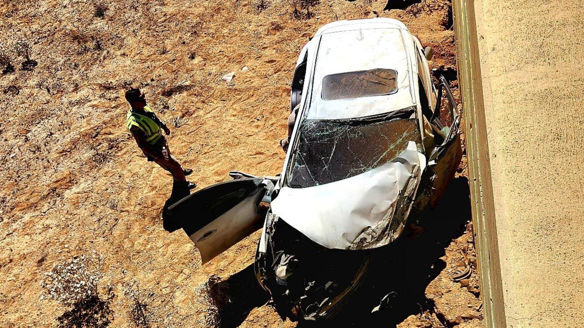 1 person extricated from car after crash near I-10 overpass in Pinal ...