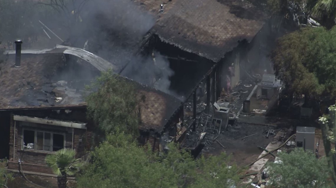 1 tewas setelah kebakaran rumah di Mesa timur, kata para pejabat