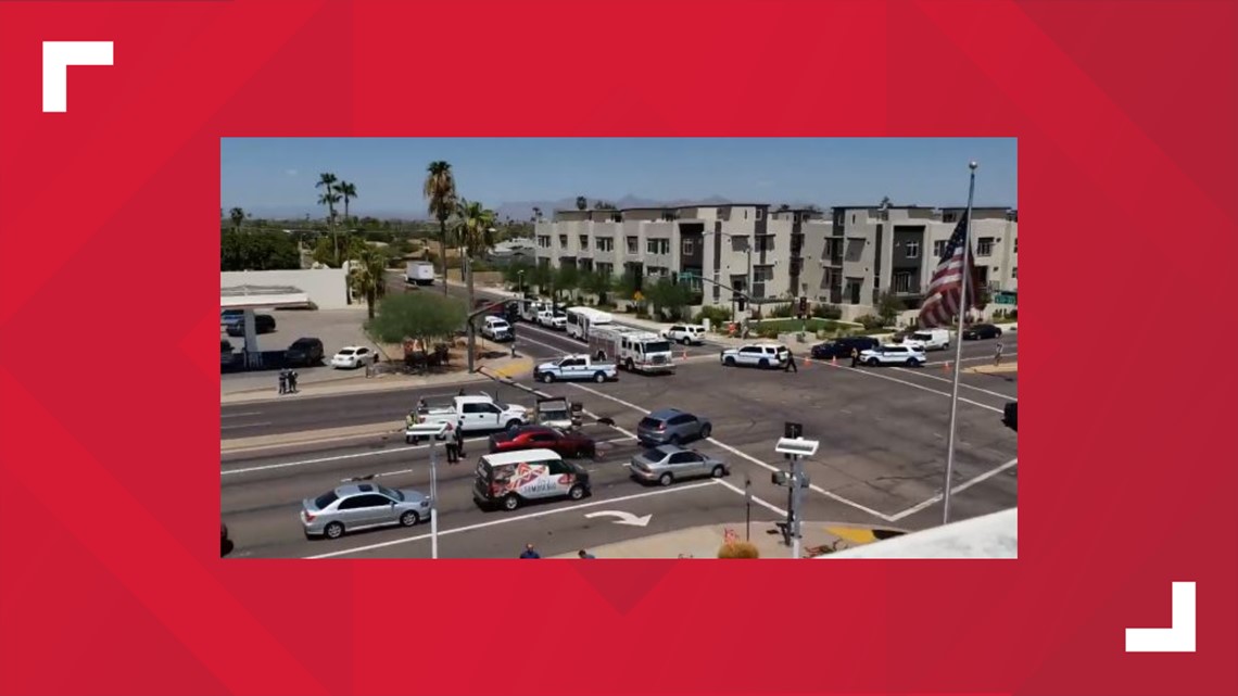 5 orang terluka setelah mobil yang terlibat dalam kecelakaan pengutilan Tempe di Scottsdale