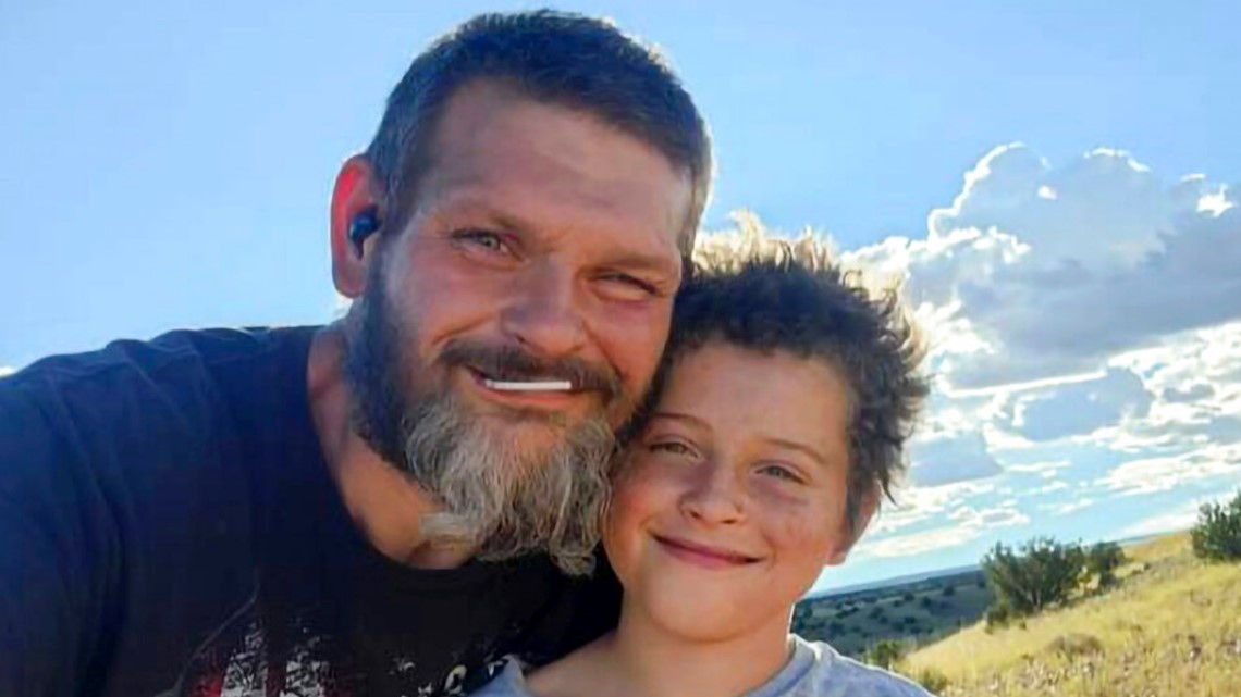 Seorang ayah Arizona mencari jawaban setelah putranya meninggal dalam perawatan negara