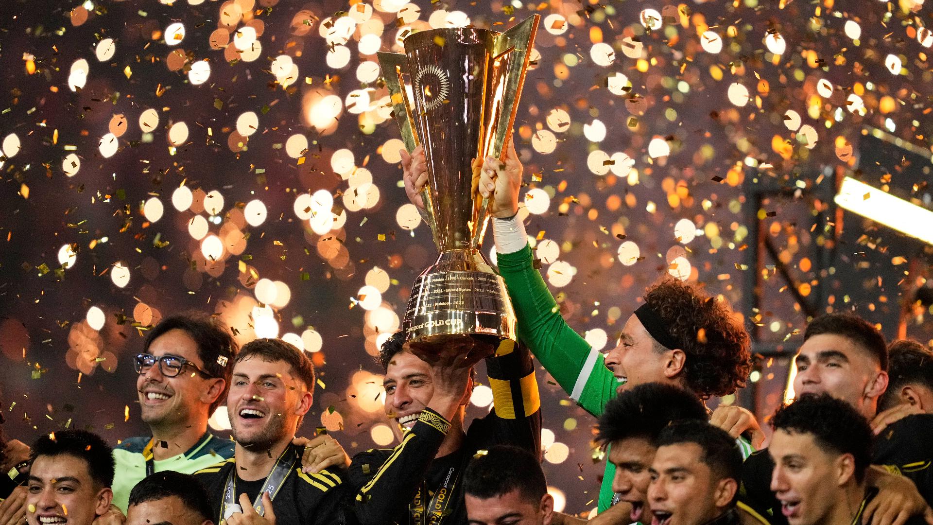 La Selección mexicana de fútbol venció a su similar de Estados Unidos 2-1 en la final de la Copa Oro de la CONCACAF en el NRG Stadium en Houston, Texas.