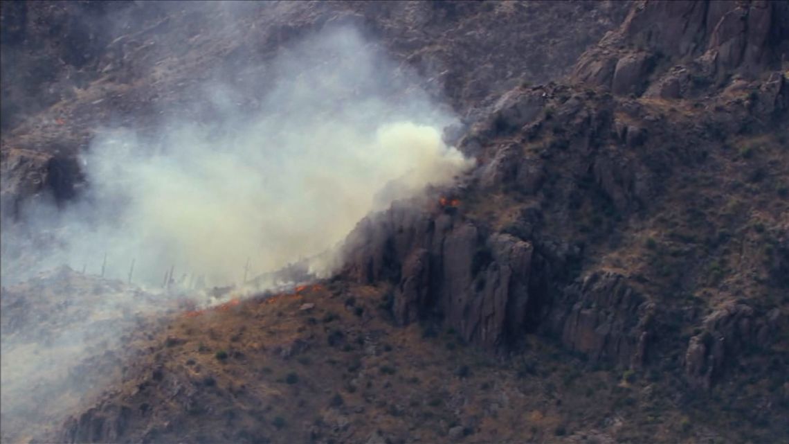 Crews fight Siphon Fire burning northeast of Apache Junction