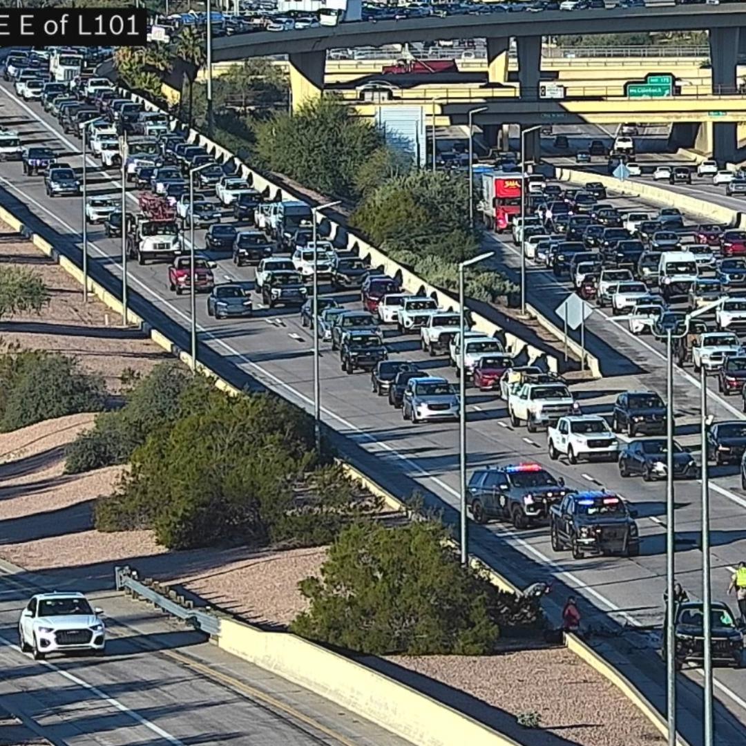 Rollover crash on US 60 cleared up in East Valley | 12news.com