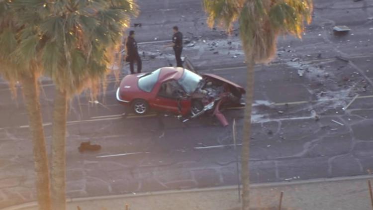 1 dead, 1 injured after Phoenix car crash | 12news.com