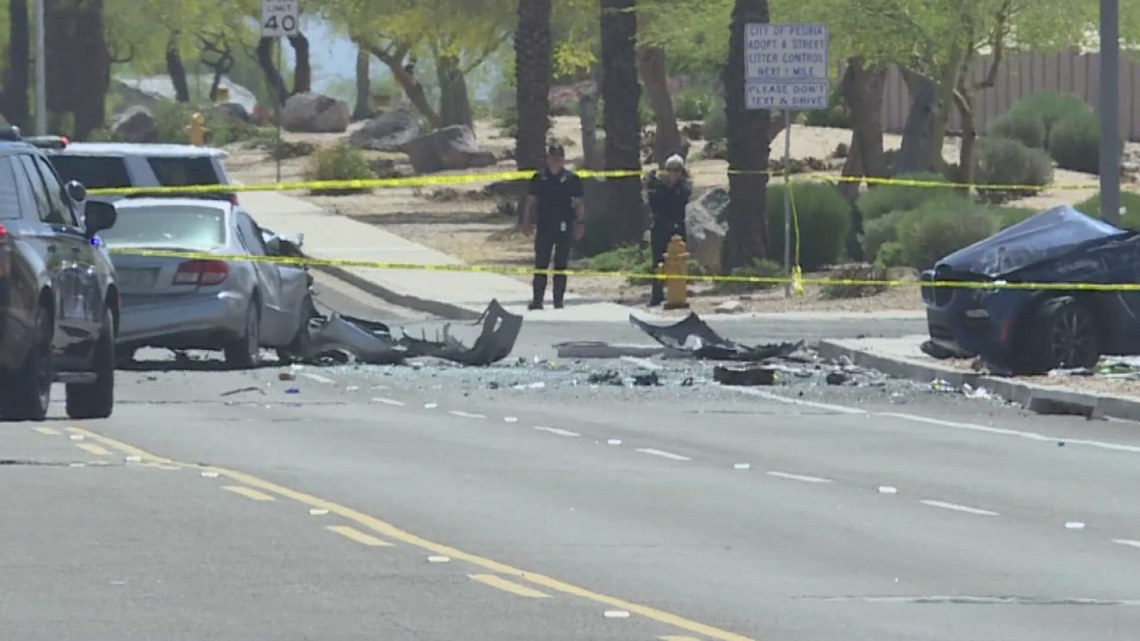 1 person killed, 3 others hospitalized after 3-vehicle crash in Arizona ...