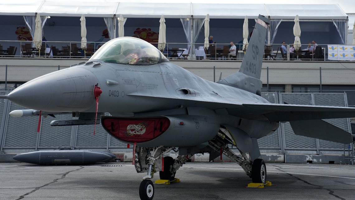 Ukranian pilots graduate Tucson fighter training - Vimarsana News