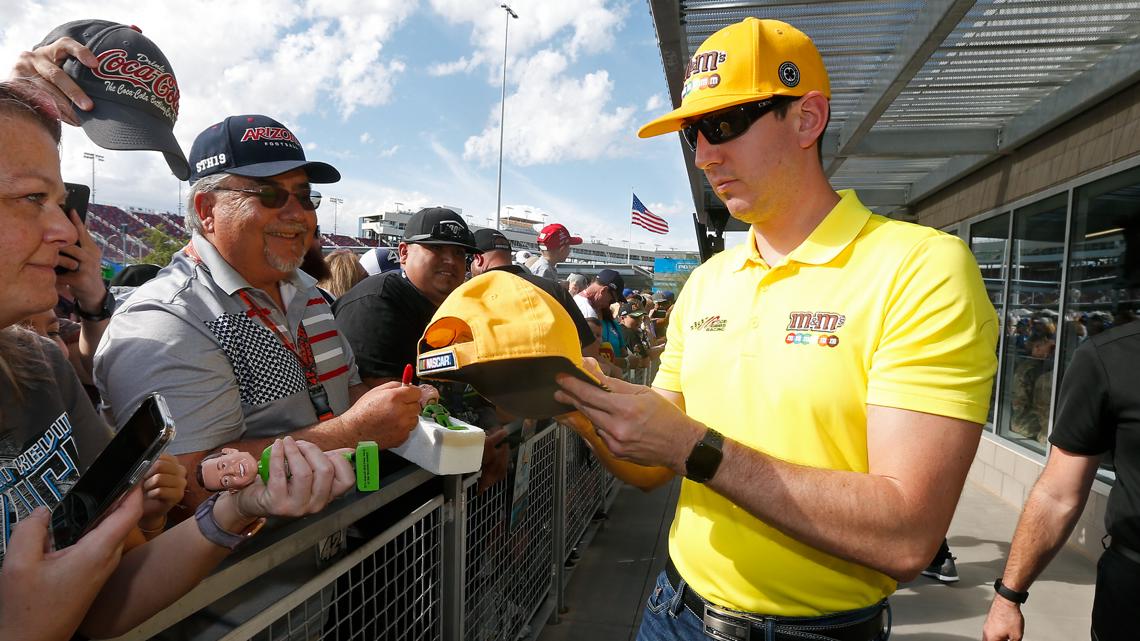 Looking back at Kyle Busch's visits to Phoenix Raceway