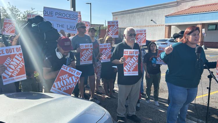 2 undocumented immigrants arrested by ICE outside Phoenix Home Depot ...