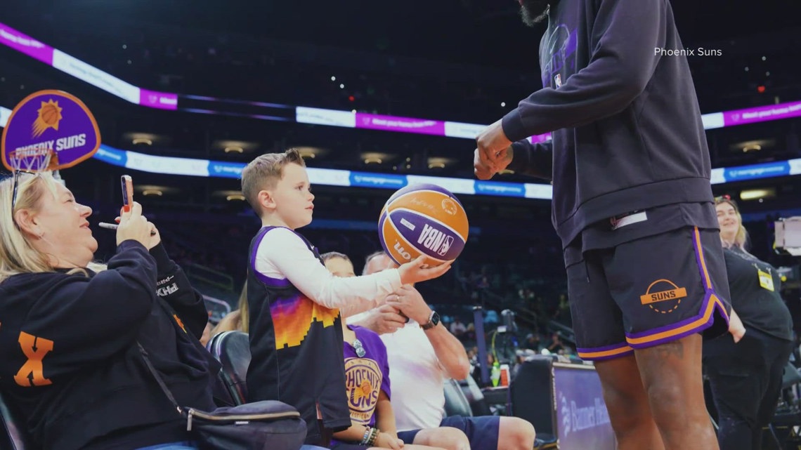 An Arizona boy asked Phoenix Suns Devin Booker to help celebrate his brother's birthday. Book did one better.