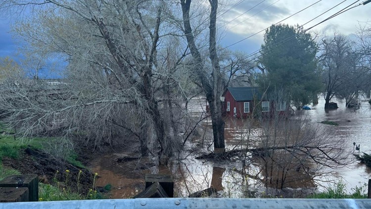 Flooding in the Verde River: Track water levels | 12news.com