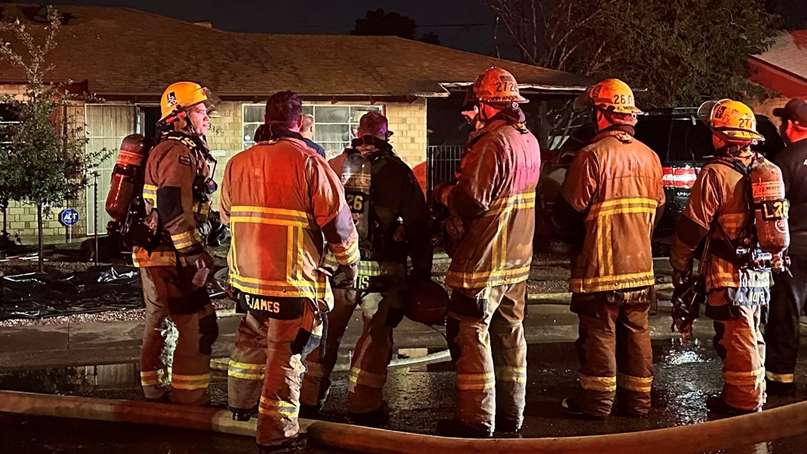 3 dirawat di rumah sakit setelah kebakaran di rumah Phoenix