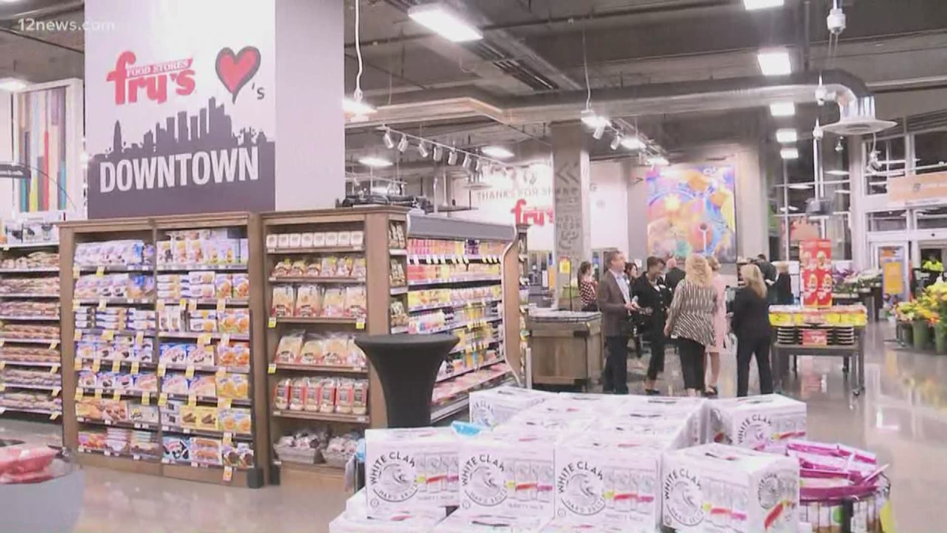 Fry's is officially opening their downtown Phoenix grocery store location at 8 a.m. on Oct. 23. Jen Wahl has the details.
