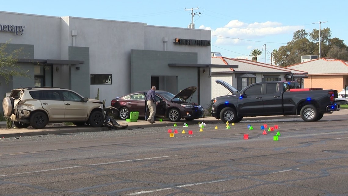 Woman, 86, dies after crash in central Phoenix | 12news.com