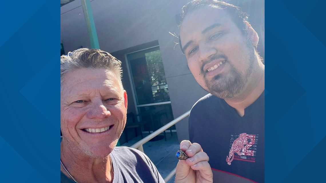 Phoenix man reunited with class ring decades after it was lost - Vimarsana News