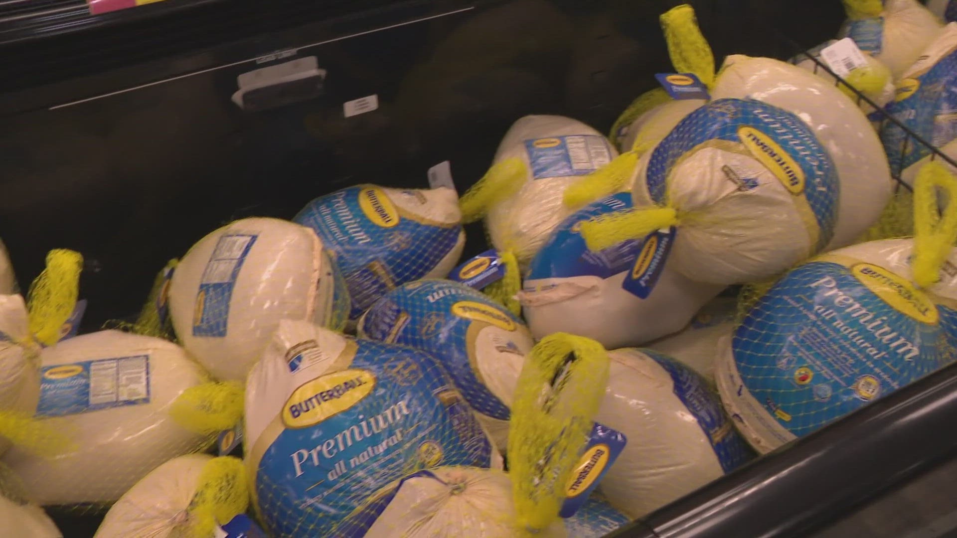 The Arizona Farm Bureau says the average cost of a Thanksgiving dinner for 10 is $51.89. But can we get a turkey and all the fixings for that cost? Here's our test