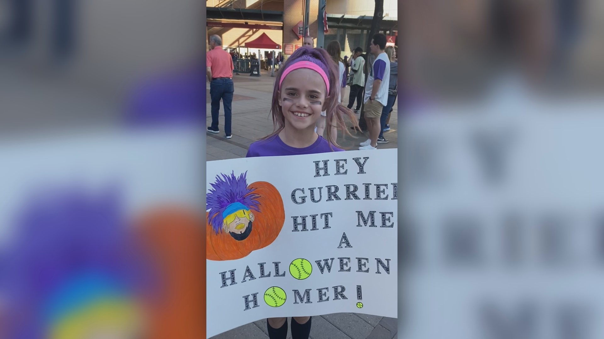 D-backs fans showed their team spirit before World Series Game 4 in Phoenix.