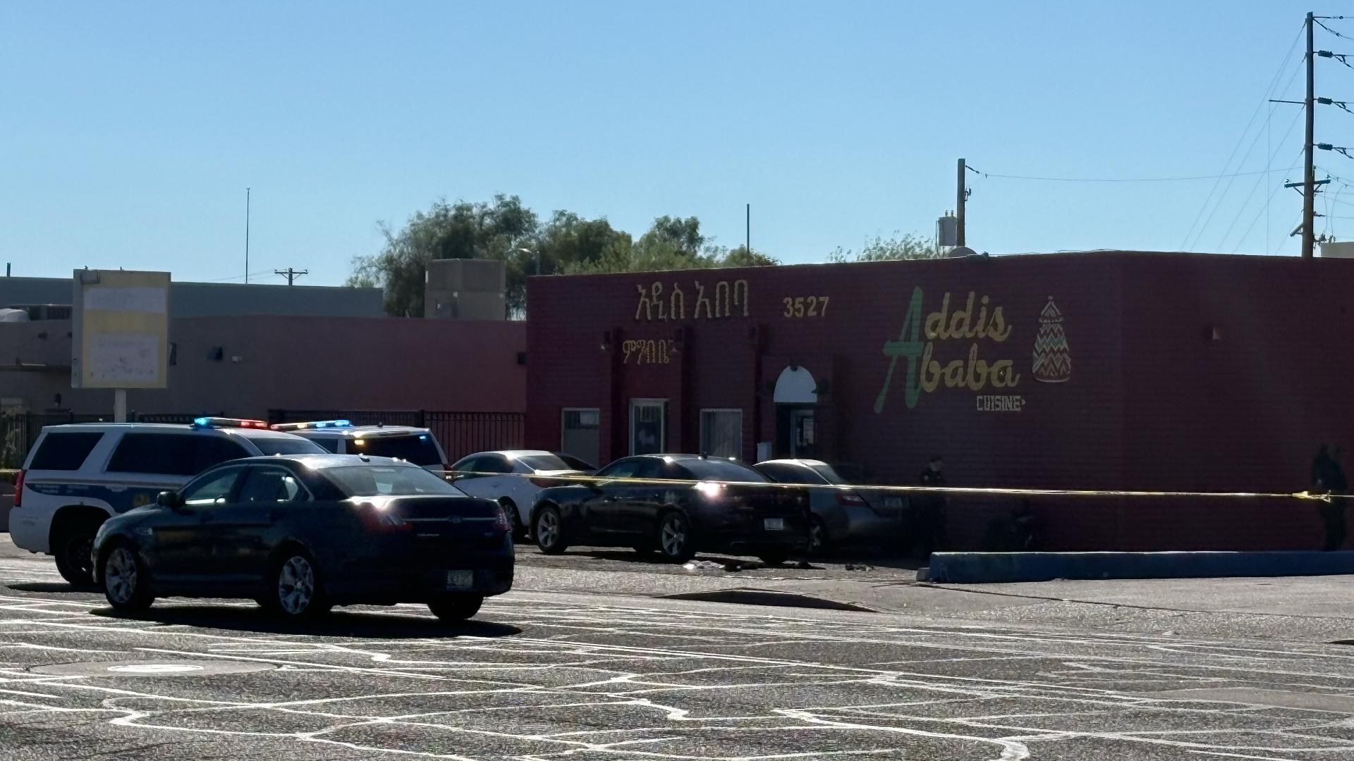 2 shot outside Phoenix restaurant