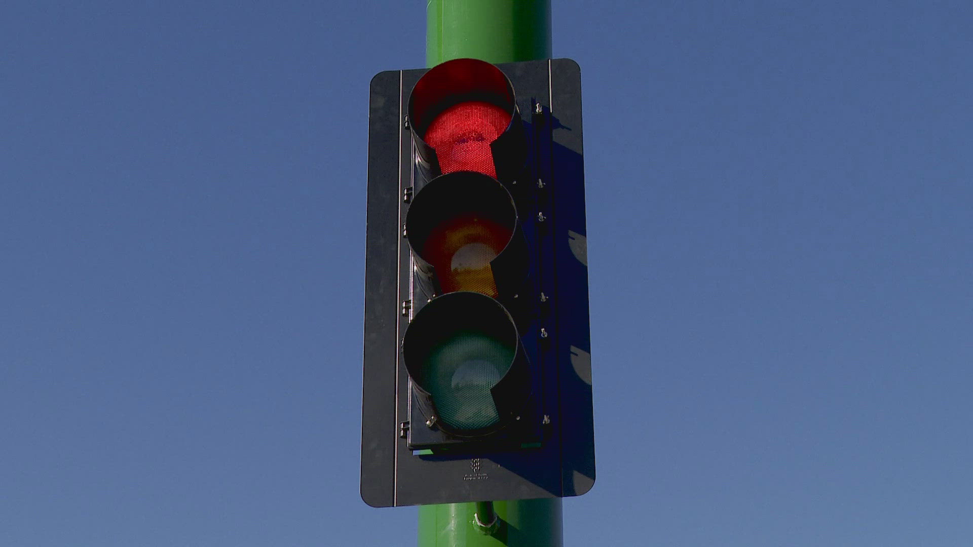 Councilwoman Betty Guardado unveiled a new traffic light designed to protect students on their daily walk to and from school. 