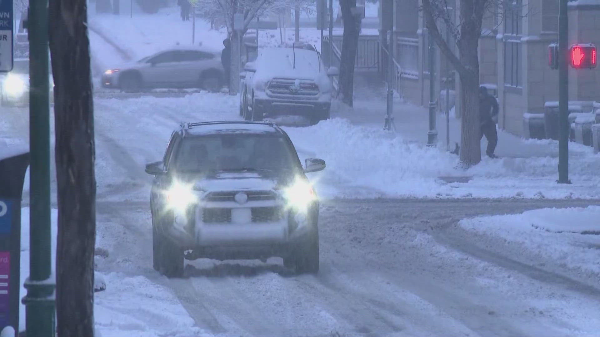 Flagstaff wakes up to snowy conditions after storm moves through northern  Arizona